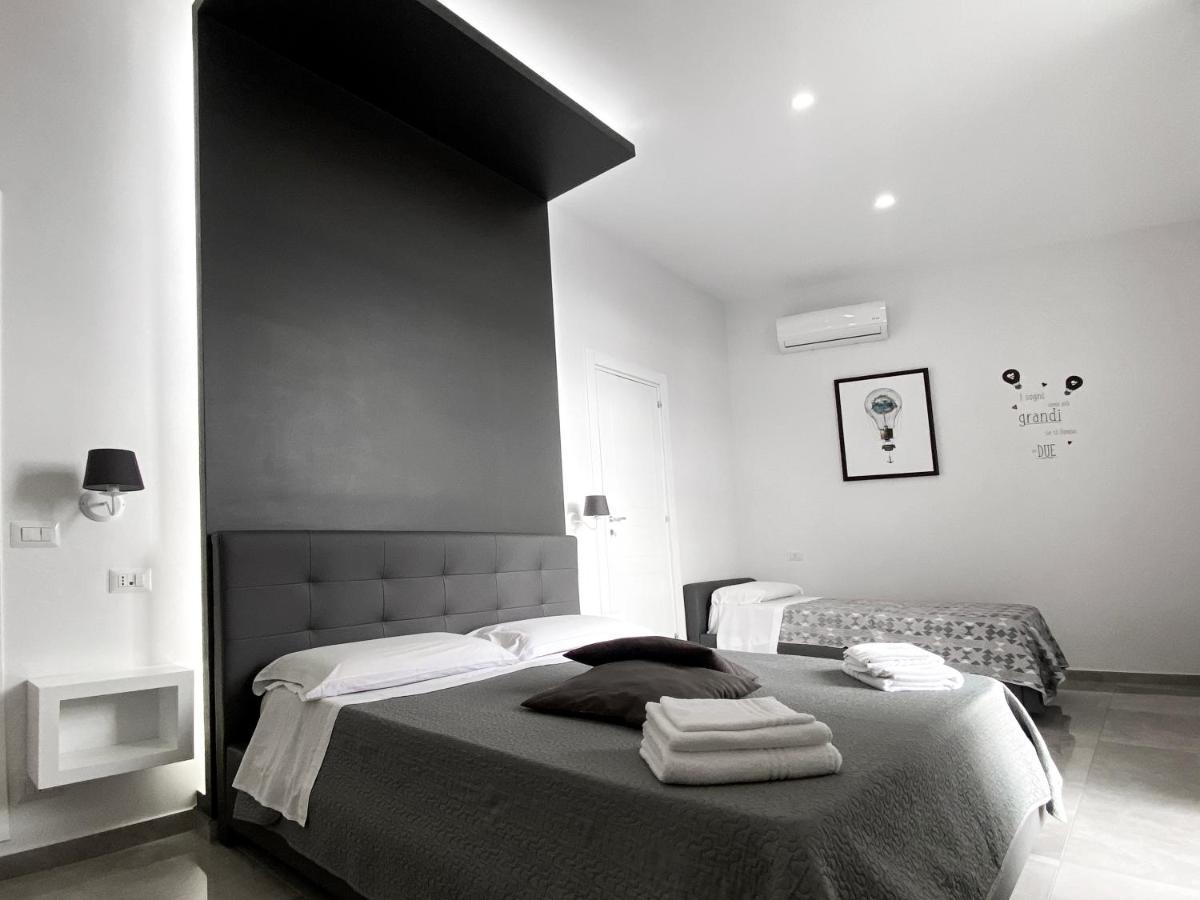 נאפולי Aurora Luxury Rooms מראה חיצוני תמונה