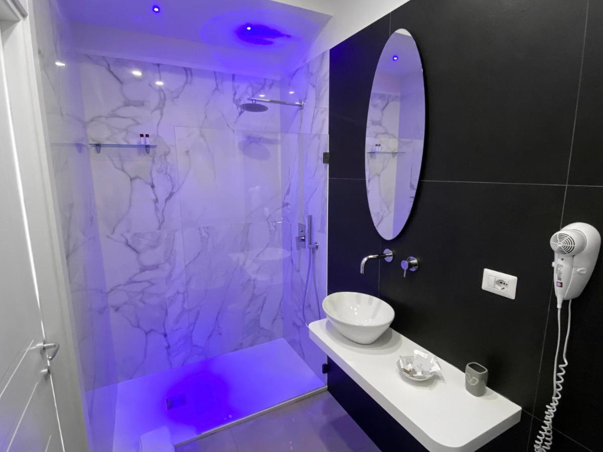 נאפולי Aurora Luxury Rooms מראה חיצוני תמונה
