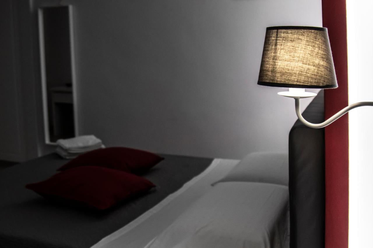 נאפולי Aurora Luxury Rooms מראה חיצוני תמונה