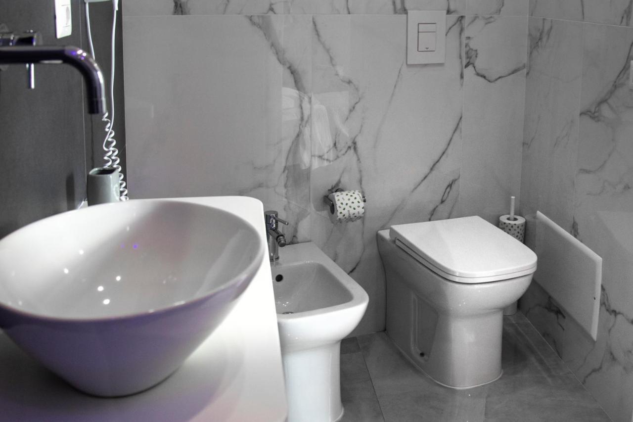 נאפולי Aurora Luxury Rooms מראה חיצוני תמונה