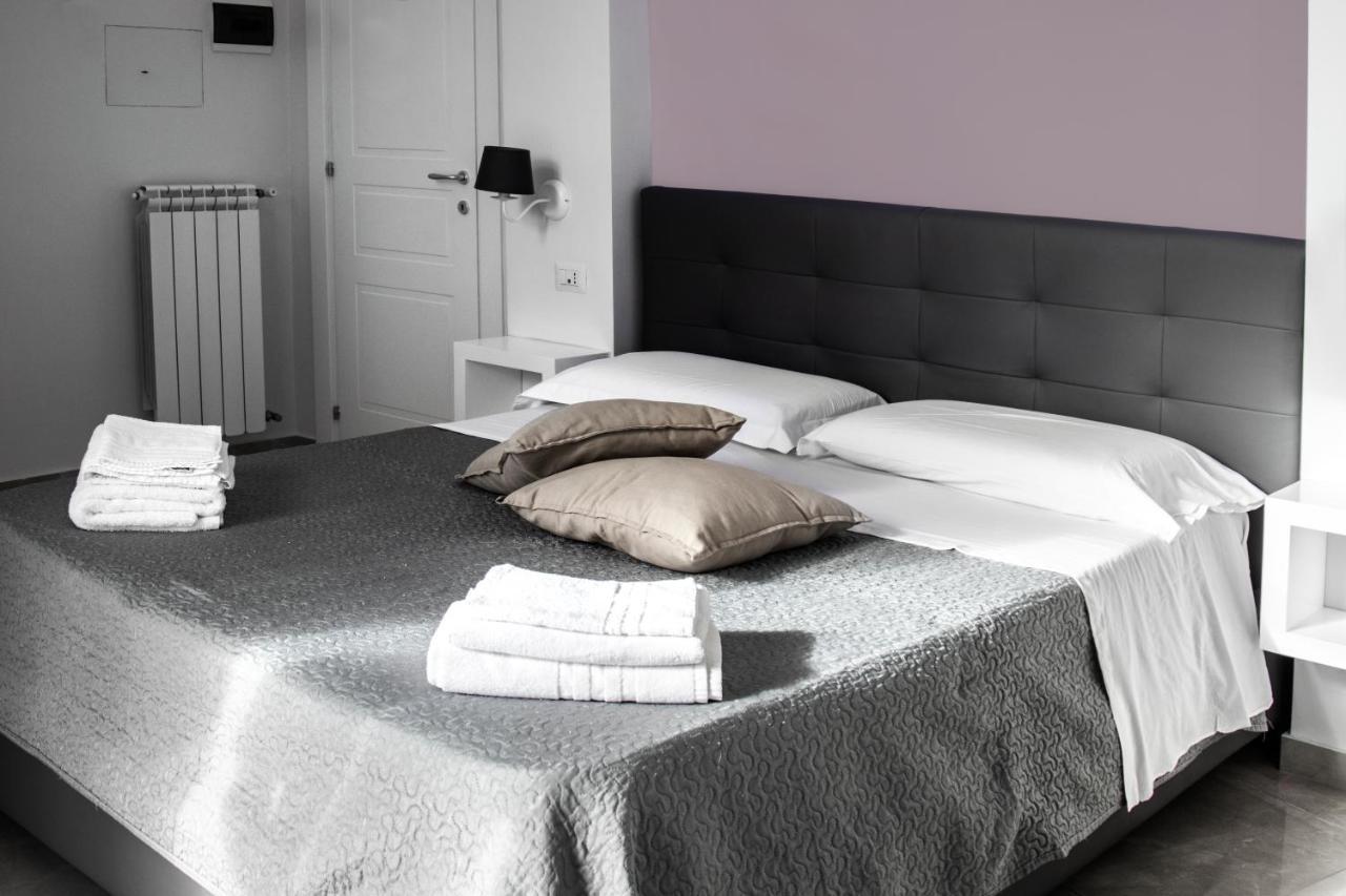 נאפולי Aurora Luxury Rooms מראה חיצוני תמונה