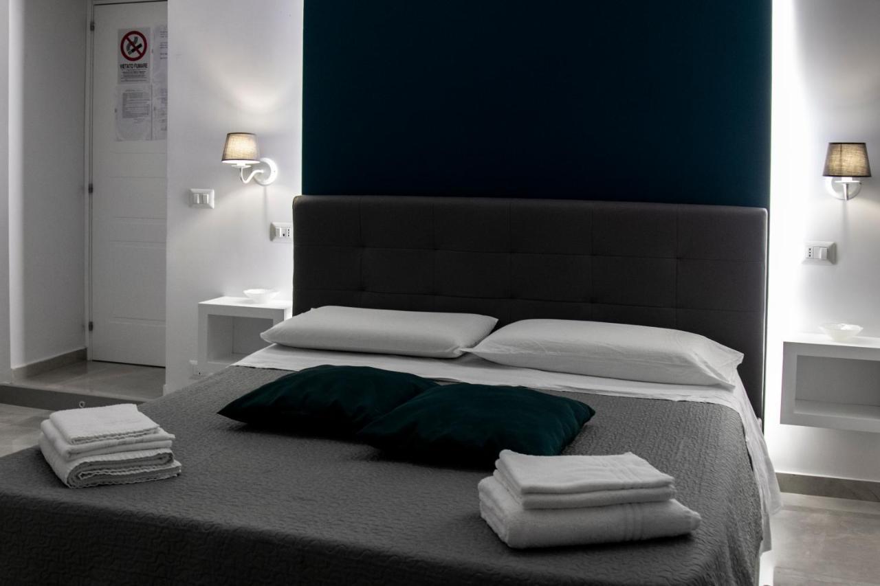 נאפולי Aurora Luxury Rooms מראה חיצוני תמונה