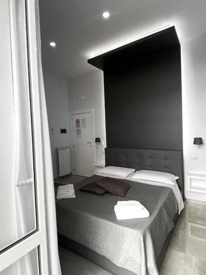 נאפולי Aurora Luxury Rooms מראה חיצוני תמונה